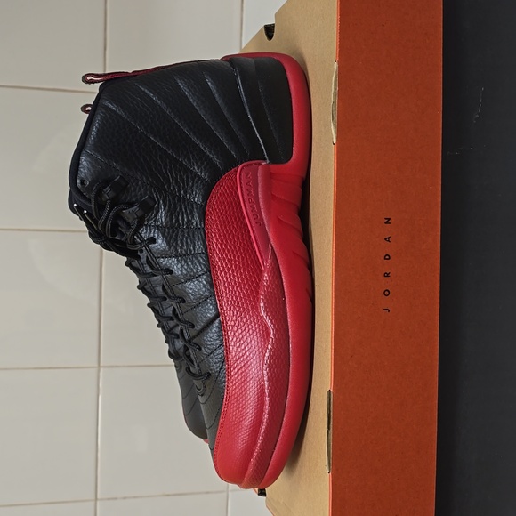 Air Jordan 12 Retro 'Flu Game' - Picture 2 of 9